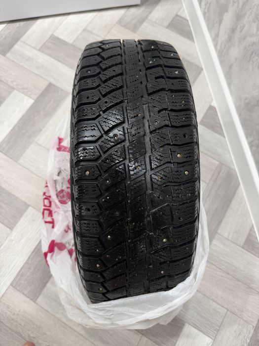 Продам пару шин.Зима