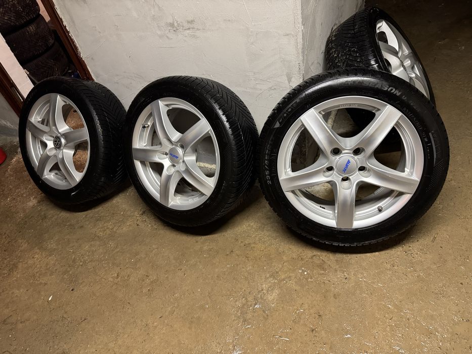 Jante Vw Volkswagen Passat  5x112 R17 / 235 45  17 DOT 2024
