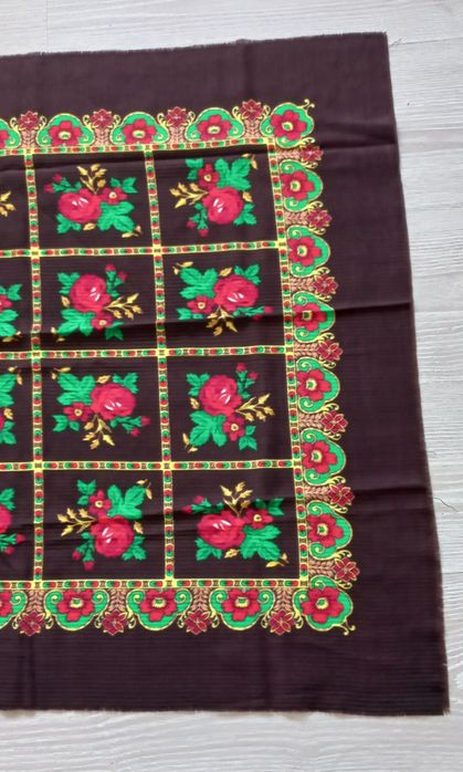 Batic/naframa traditionala cu model floral