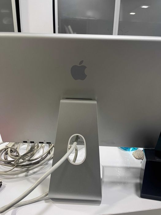 Монитор Apple Cinema Display