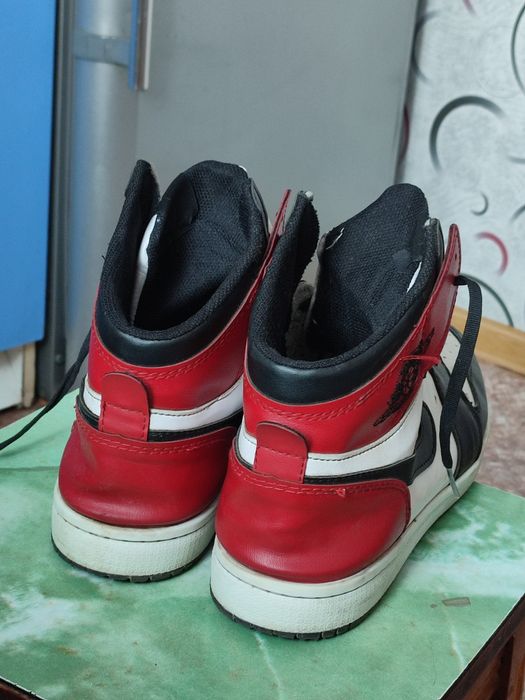 Продам кроссовки