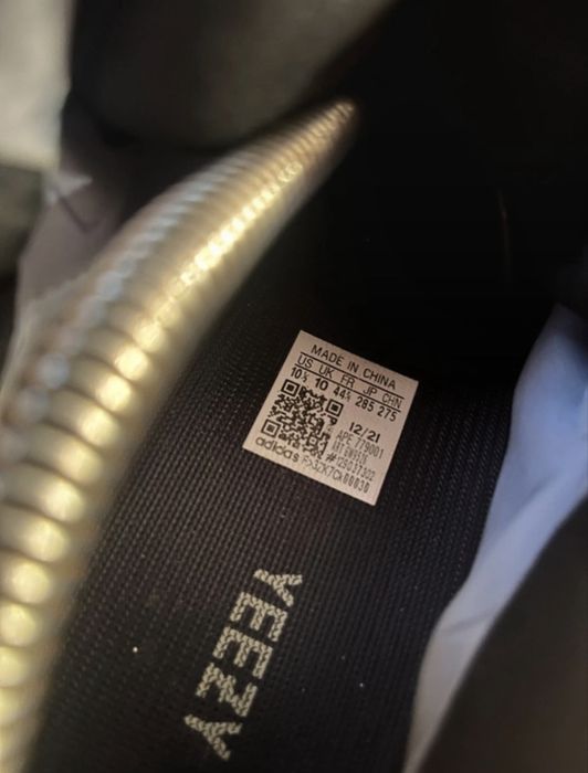 Adidasi Yeezy 700 100% originali