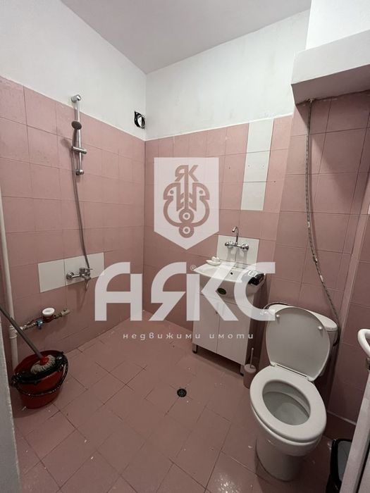 Двустаен обзаведен апартамент под наем в Центъра