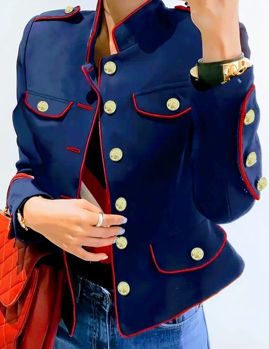 Sacou bleumarin super model, accesorii aurii