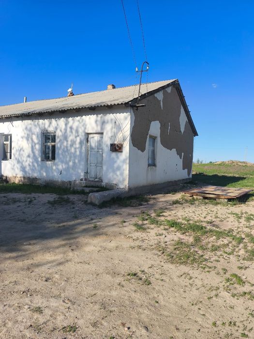 Жер үй сатылады.