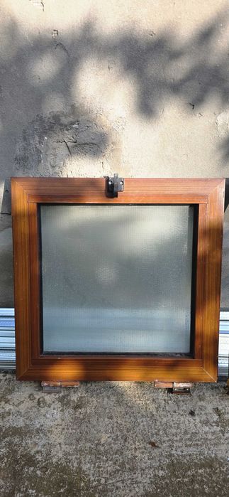 Geam Aluminiu maro cu ramă – 56 × 57,5 cm