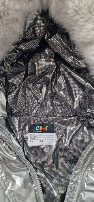 Продам куртку на девочку рост 158