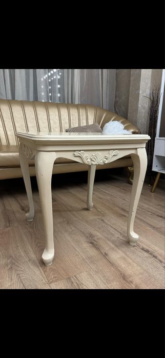 Столове и масичка барок