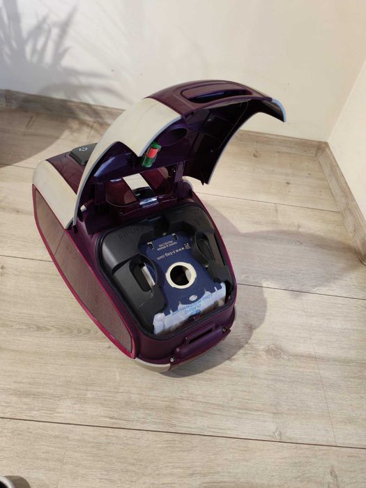 Прахусмокачка Philips Silent Star Parquer
