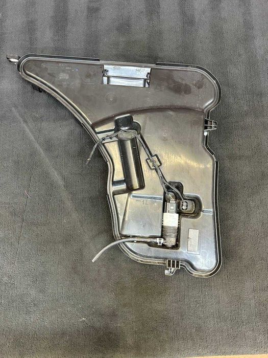 Rezervor lichid parbriz BMW M8 F92 seria 8 g14 g15 g16
