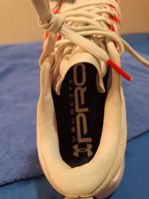 Чисто нови дамски маратонки Under Armour flow