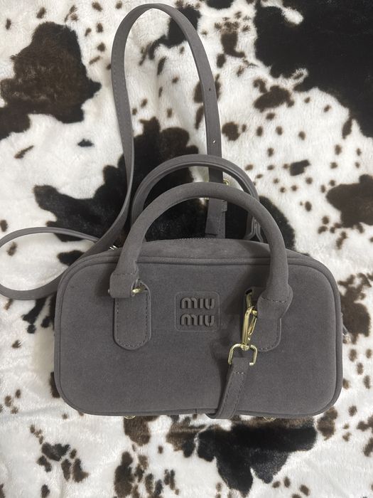 продам сумку в идеальном состоянии миу миу