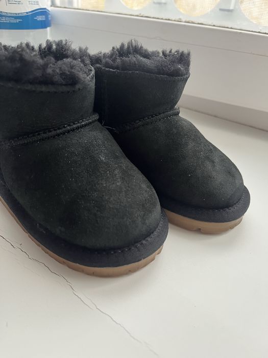 Продам детскую обувь