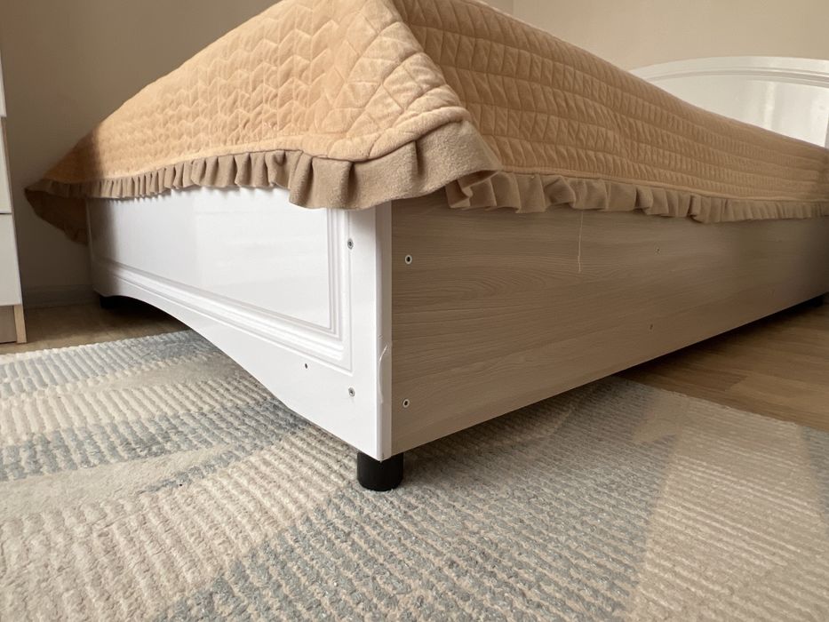 Продаются спальный гарнитур