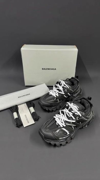 balenciaga track