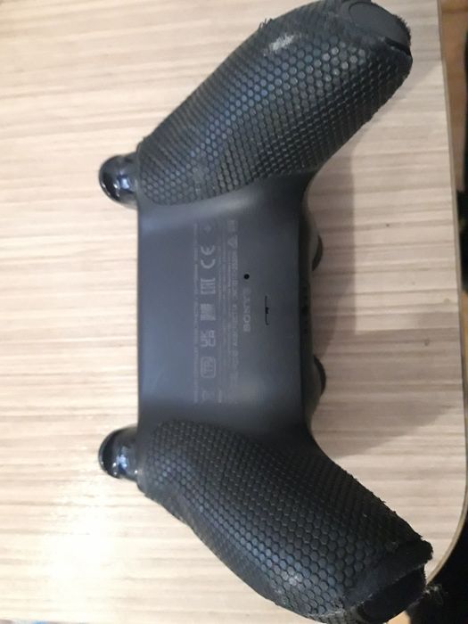 Maneta neagră ps 5 cu antigrip