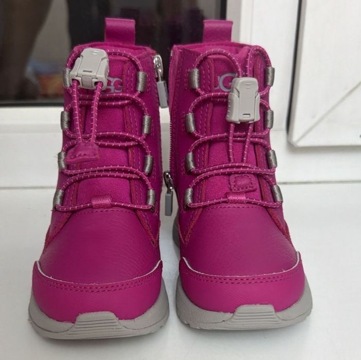 Детская обувь бренда UGG