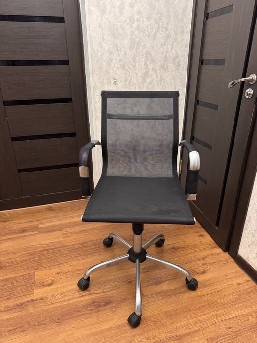 Офисные кресла кожаные