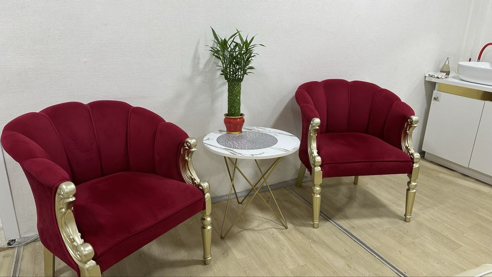 трон кресло идеял холатда б\у куп ишлатилмаган