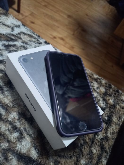 Продаю аифон 7 есть торг