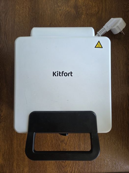 Вафельница Kitfort KT-1646
