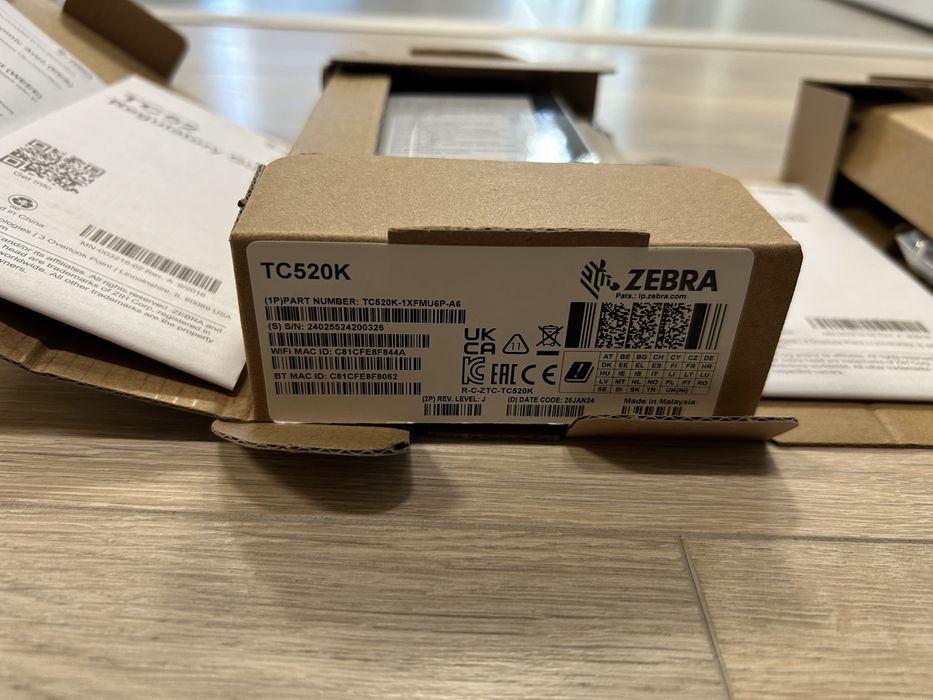 NEW! Lot 2 buc NOI ! Zebra TC52 TC520K-1PEZU4P-A6 PDA terminal de date