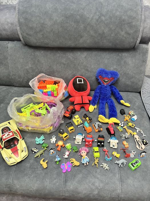 игрушки всё за 2000 тг