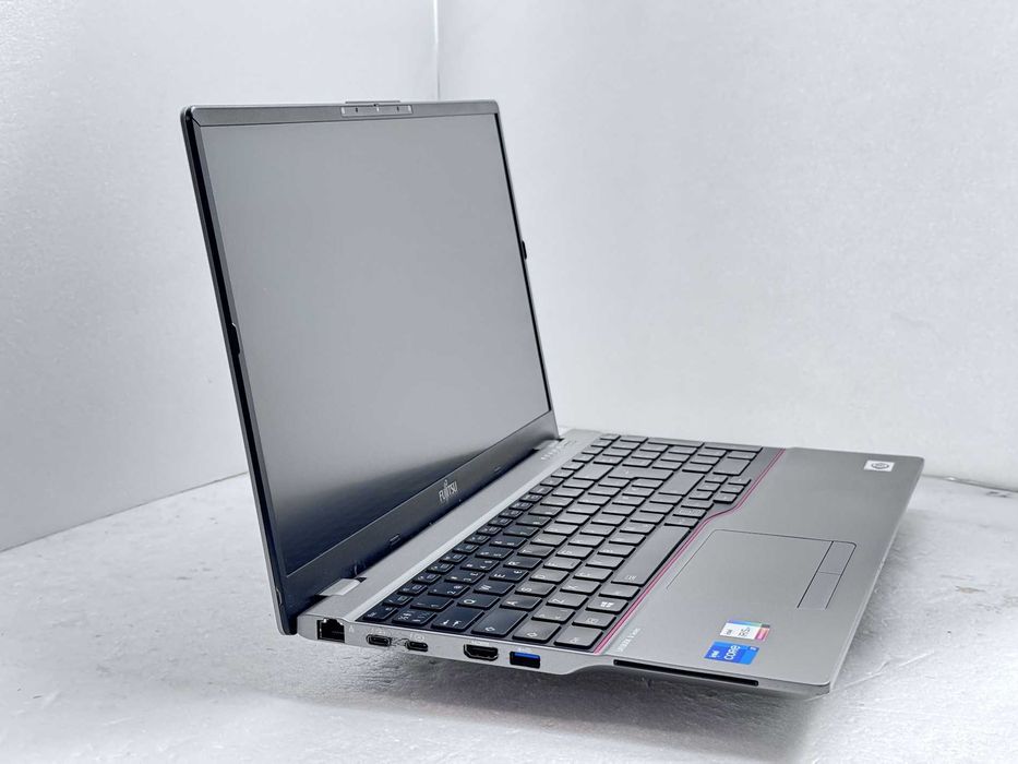 Реновиран лаптоп Fujitsu LIFEBOOK U7511 15.6" IPS i7-1165G7 32GB DDR4 510GB NVMe/ клас А/ 12м гаранция