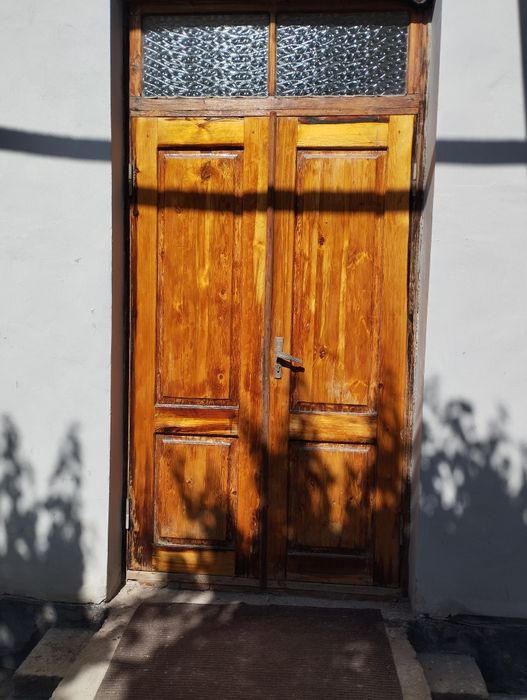 Дверь деревянная