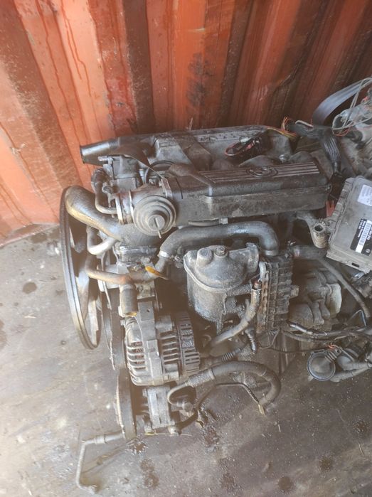 Двигател скорости кутия за БМВ е36 1.8tds