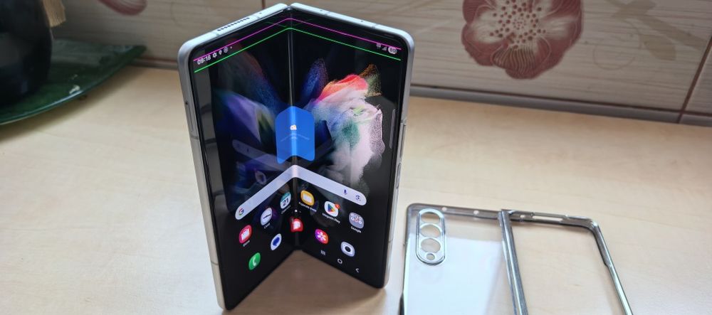 Samsung Galaxy Z Fold 3_256GB_12GB Ram (impecabil) - 2 Linii display