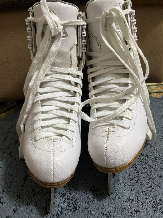 Продам коньки для начинающих