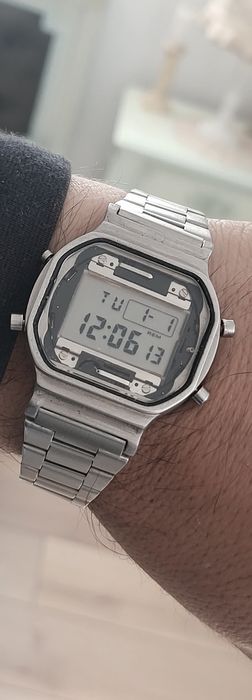 Casio DW 5700 LCD
