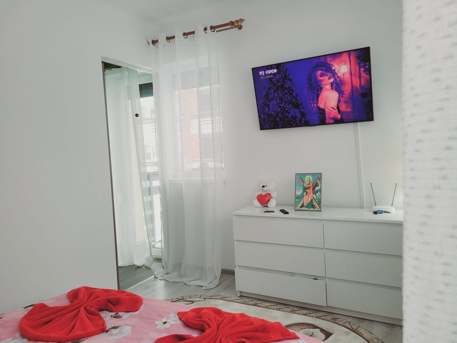 Studio modern 45 mp + balcon 8 mp, parter, complet utilat și mobilat,