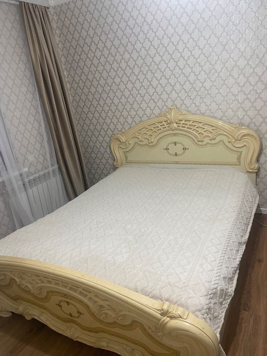 Спальный кровать