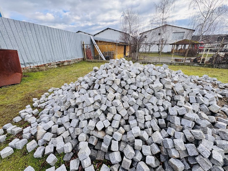 Продавам гранитни павета 10х10см