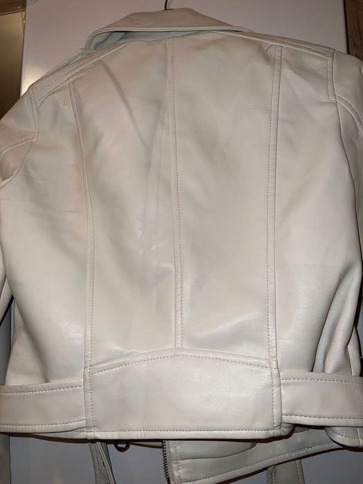 бяло яке от изкуствена кожа