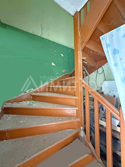 Продава тристаен тухлен апартамент в гр. Каспичан. ТОП център на града!