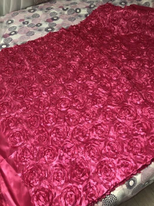 Material textil 3D cu trandafiri