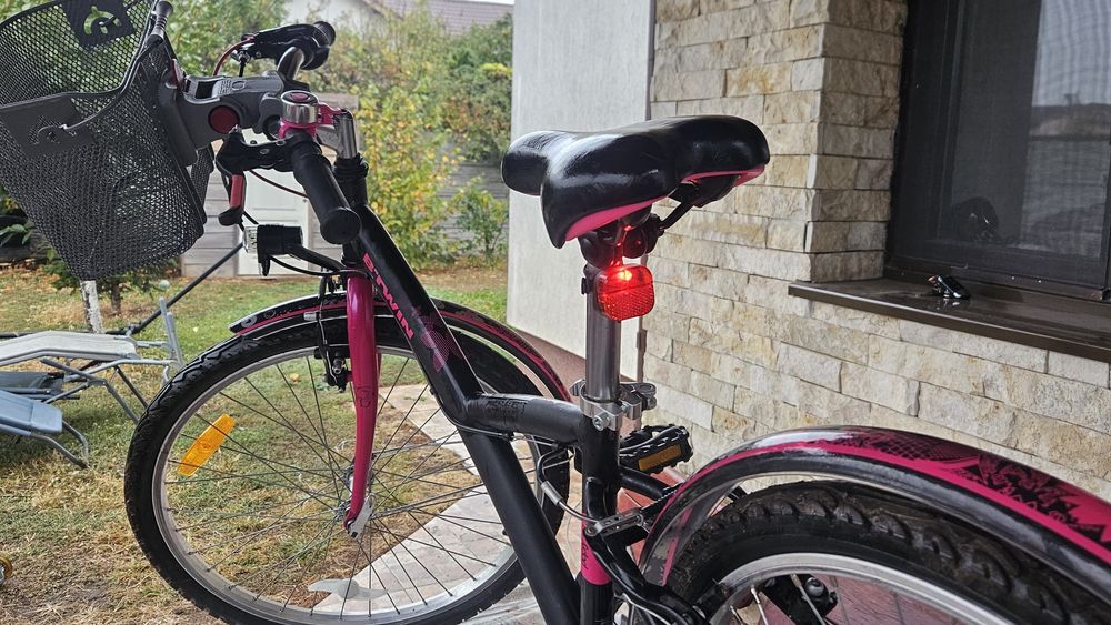 Vand bicicleta Btwin Poply500, 24", negru-roz, in 6 trepte
