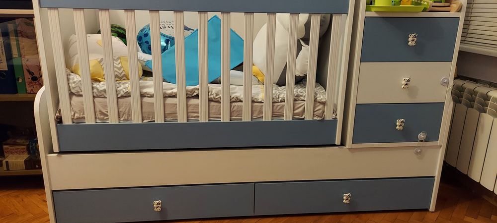 Бебешко креватче.