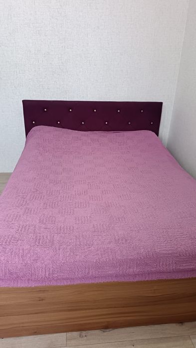 Продам двуспальную кровать в хорошем состоянии