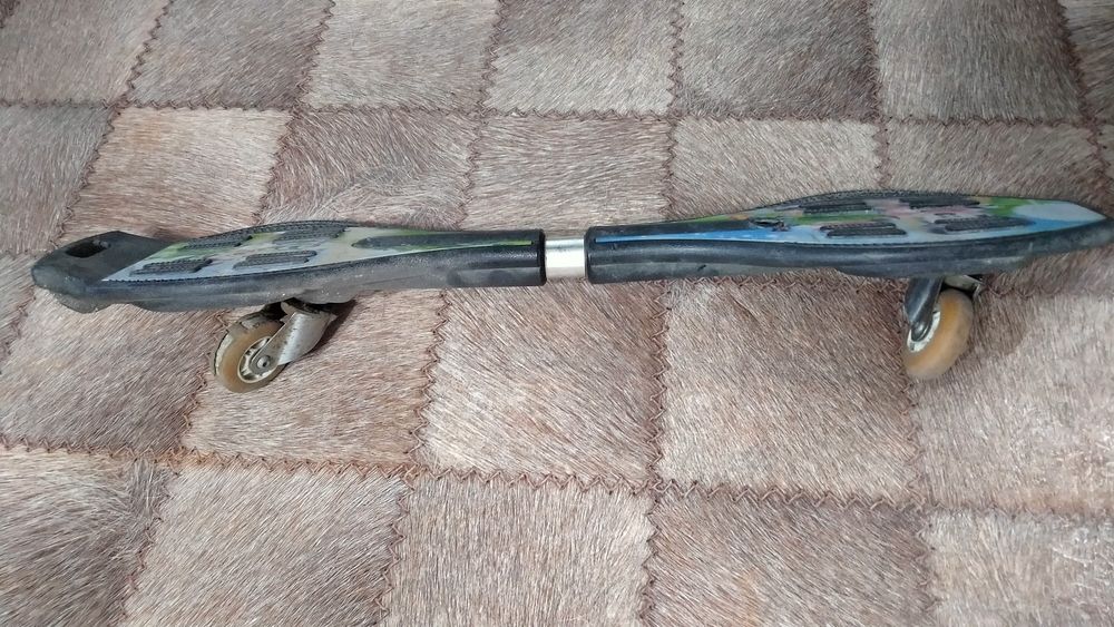 Продам в нормальном состоянии скейт борд