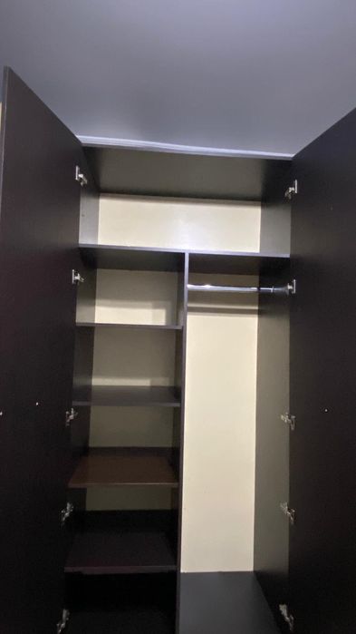 Продам большой шкаф