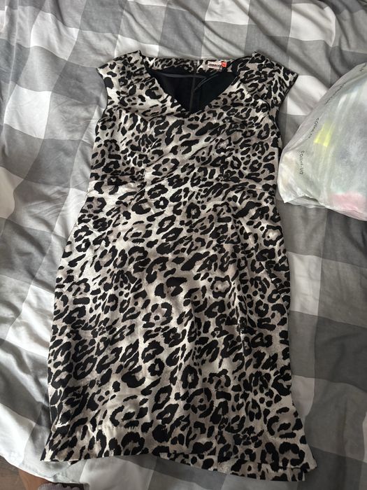 Подарявам дрехи Разнер М