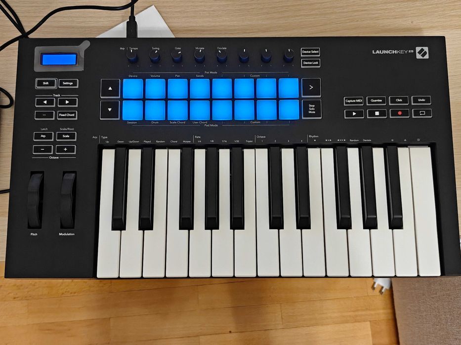 Novation Launchkey 25 MK3