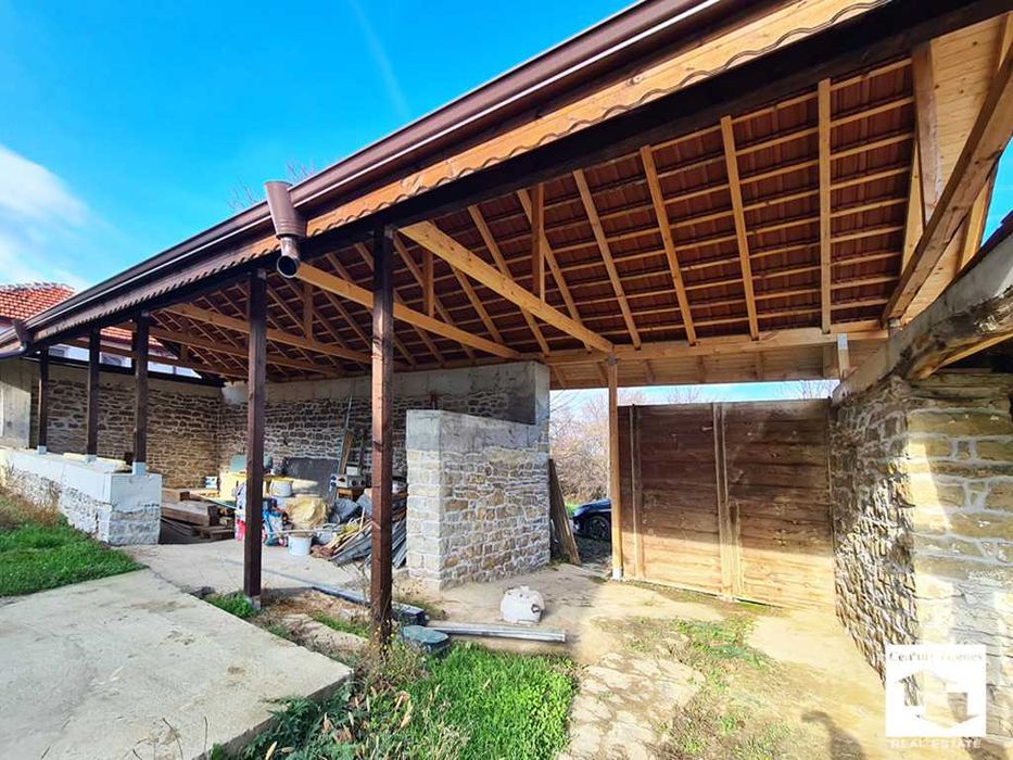116253 Реновирана къща с голям двор в с. Ново село
