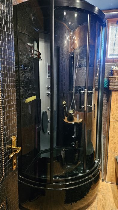 Дизайнерска душ кабина