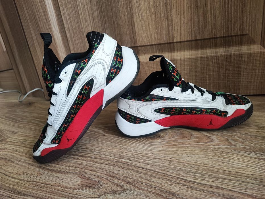 Маратонки Air Jordan Luka 2 Q54 UK6 EUR40