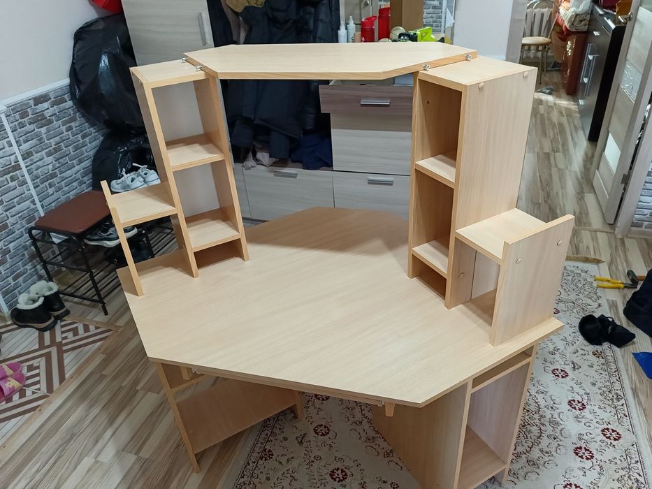 Компьютерный стол